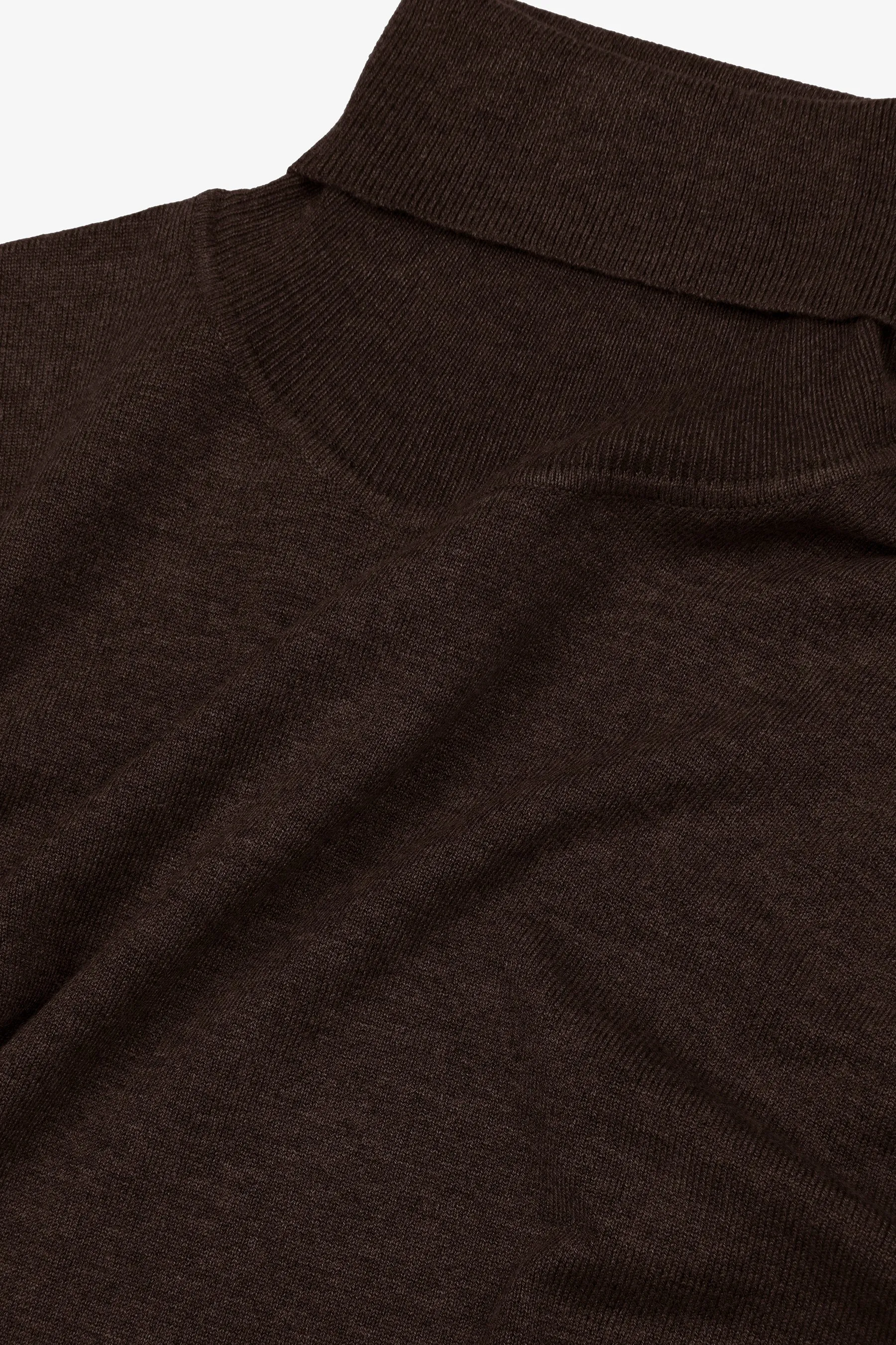 Maglia dolcevita basic marrone