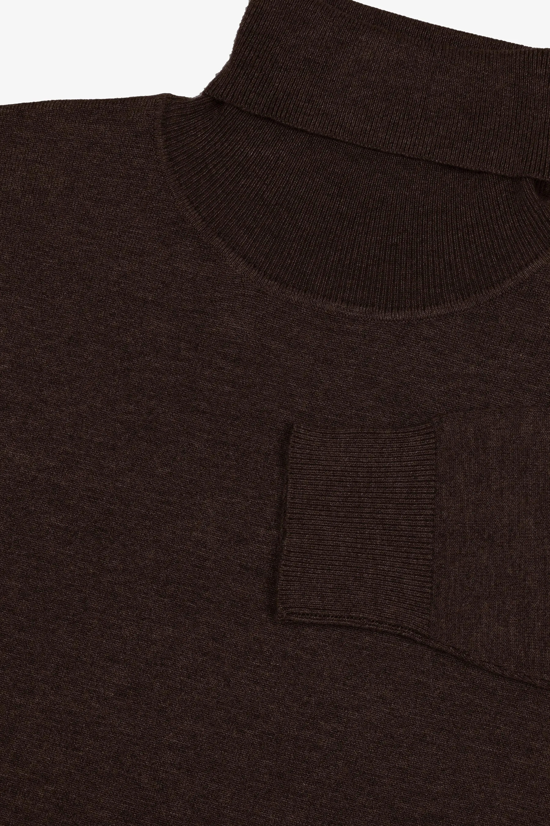 Maglia dolcevita basic marrone