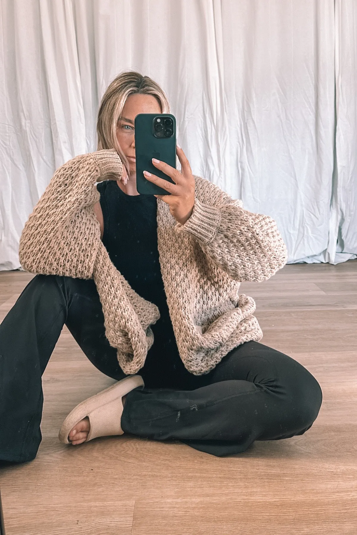TARA CARDI / BEIGE