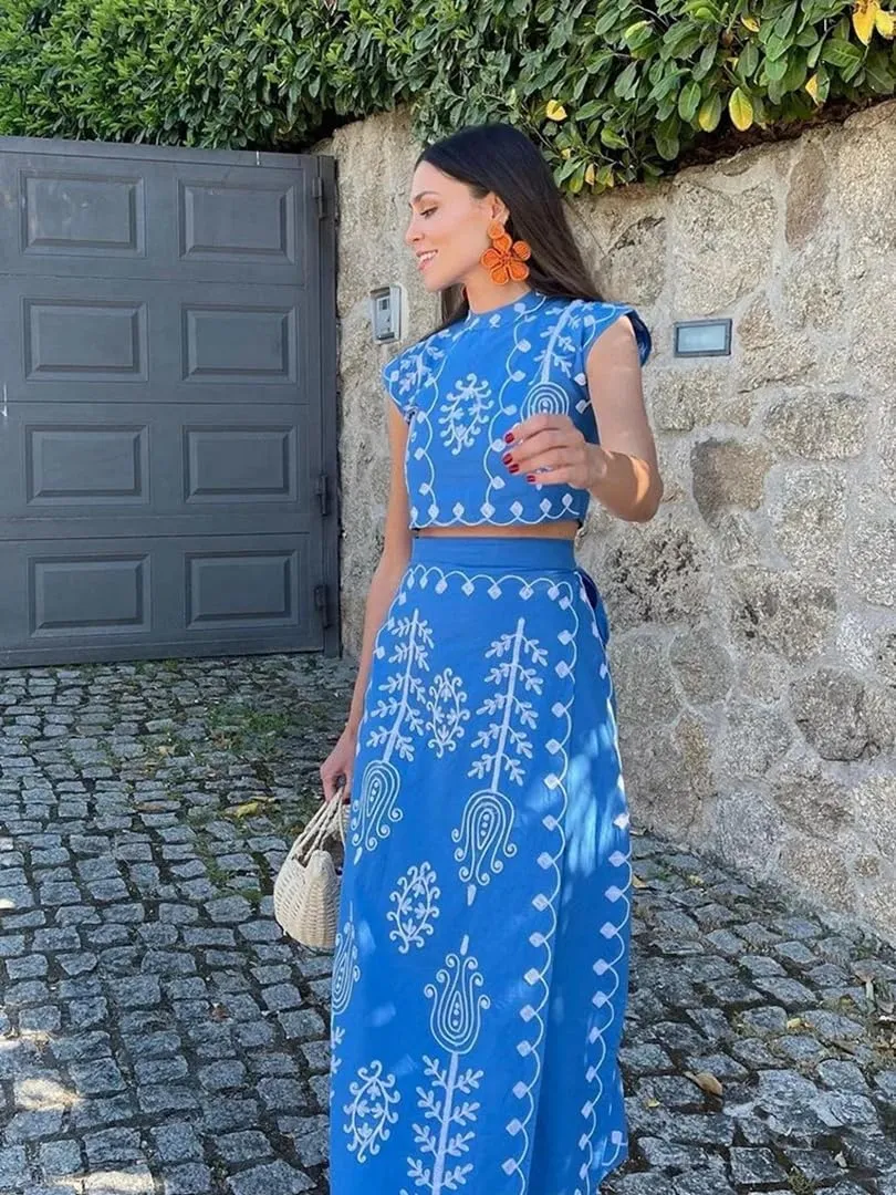 THLAI Women's Bohemian Floral Printed 2 Piece Set Crop Tank Top & Beach Party Maxi Dress Set Outfit