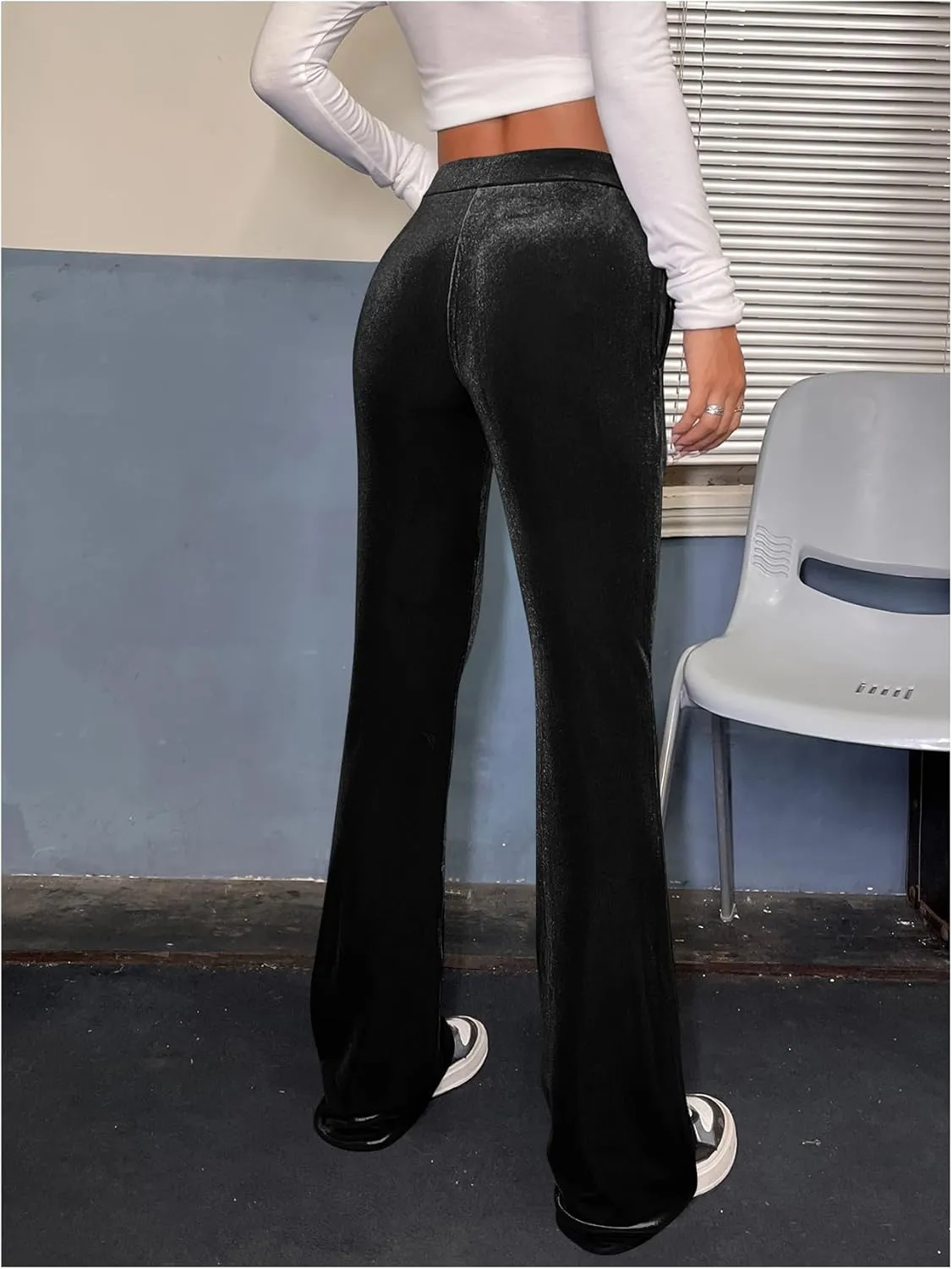 Verdusa Women's Drawstring Waist Flare Leg Velvet Pants with Pocket