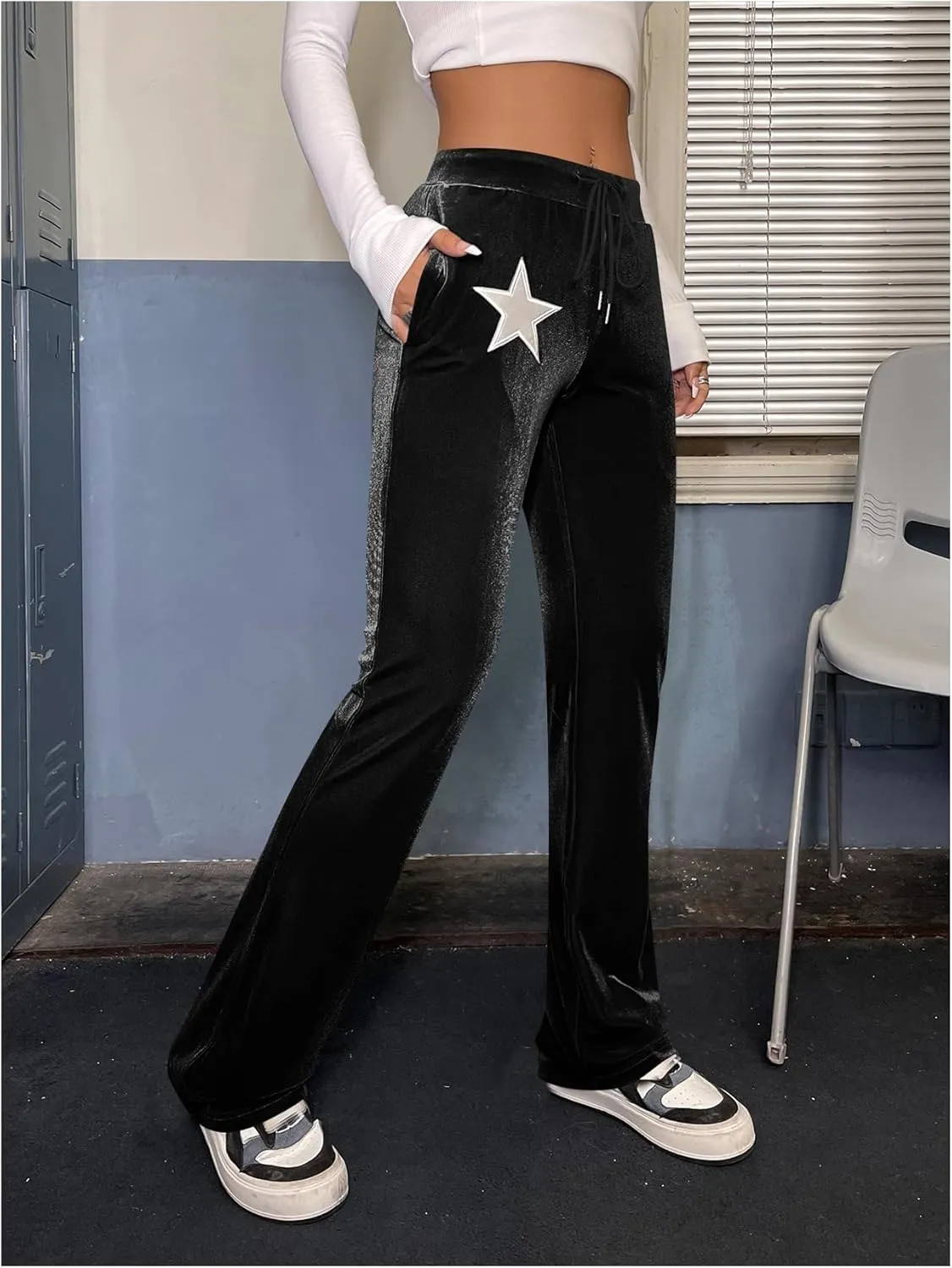 Verdusa Women's Drawstring Waist Flare Leg Velvet Pants with Pocket