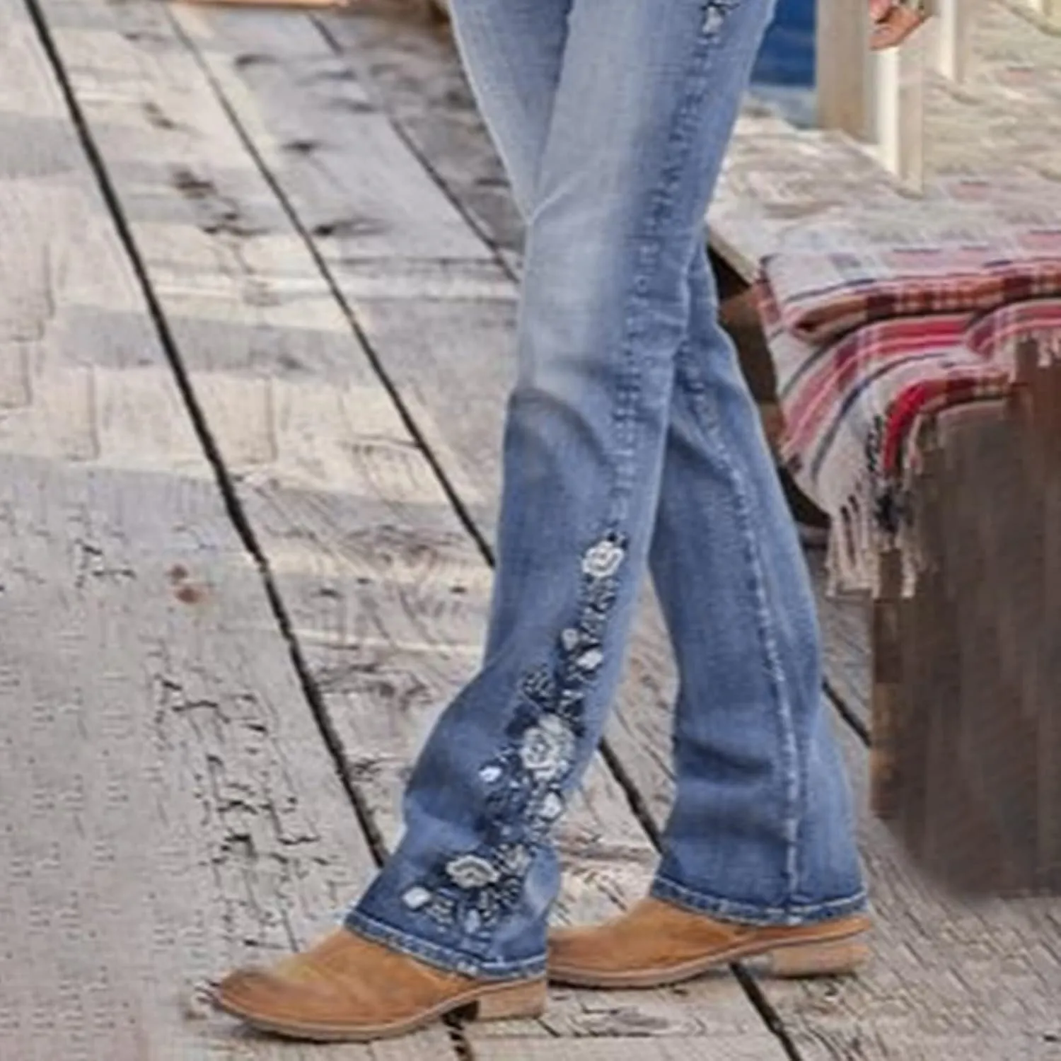 Women Retro Jeans High Waisted with Pocket Slim Fit Boot Cut Jeans for Women Flower Embroidered Jeans Trousers
