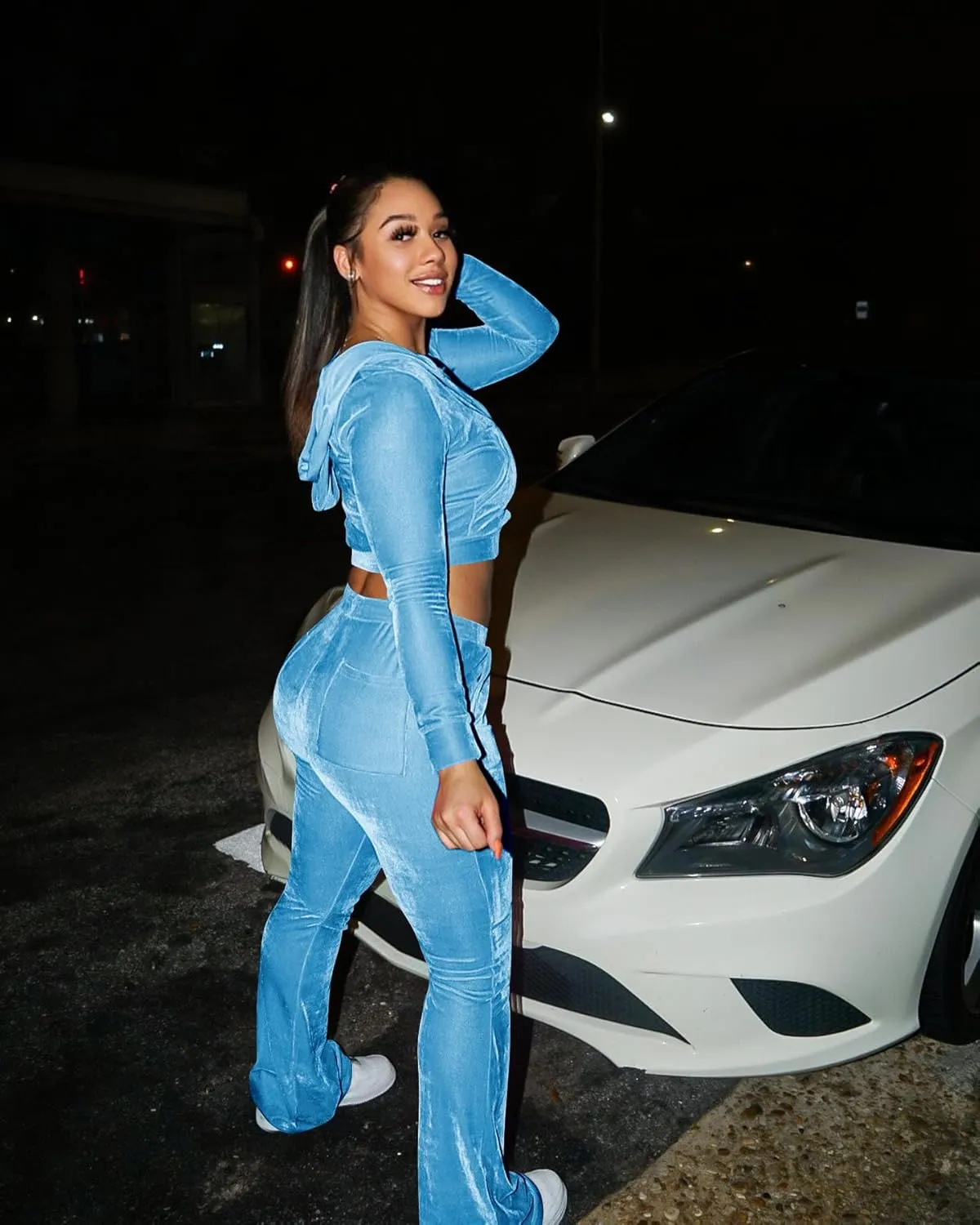 yidengymx Womens Velour Tracksuit Two Piece Outfits for Women Long Sleeve Hooded Zip Crop Tops Flared Pants Set